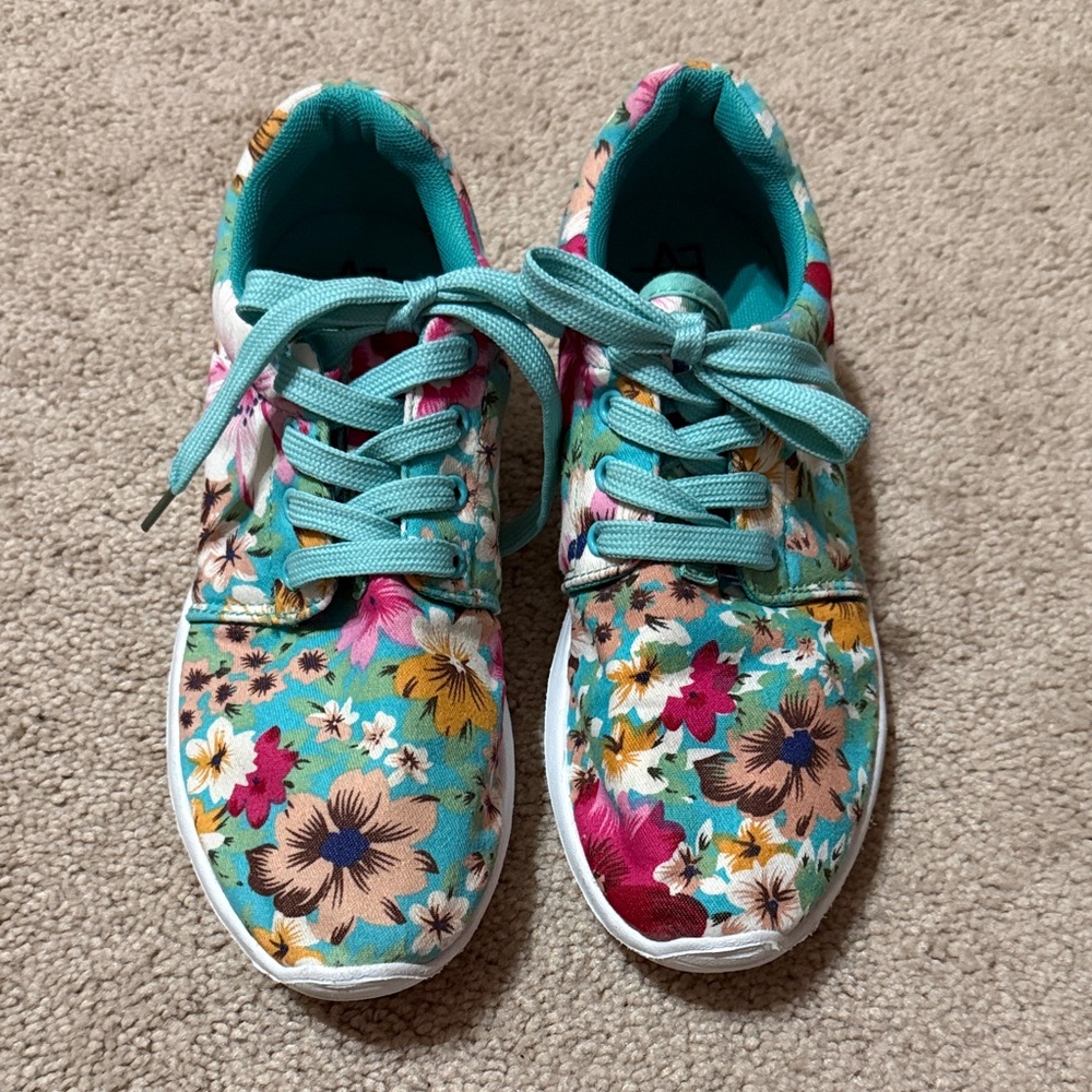 Floral Women's Sneakers with Teal Laces Size 38/7